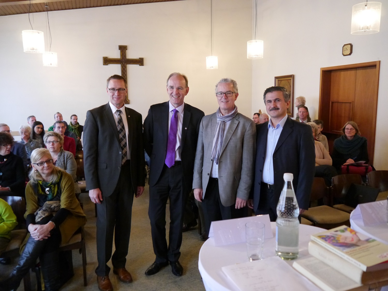 v.l.: Izzet Dursun, Dr. Christian Hennecke, Landesbischof Ralf Meister, Dr. Roy Kühne 20151212 Podiumsteilnehmer